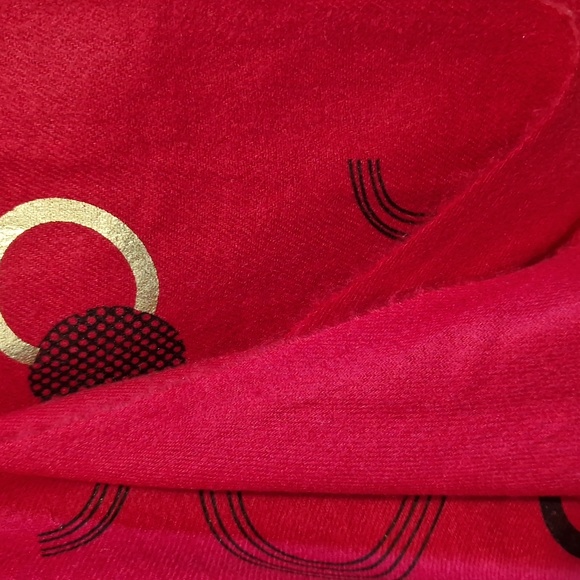 NWOT Dark red scarf/wrap - Picture 3 of 4